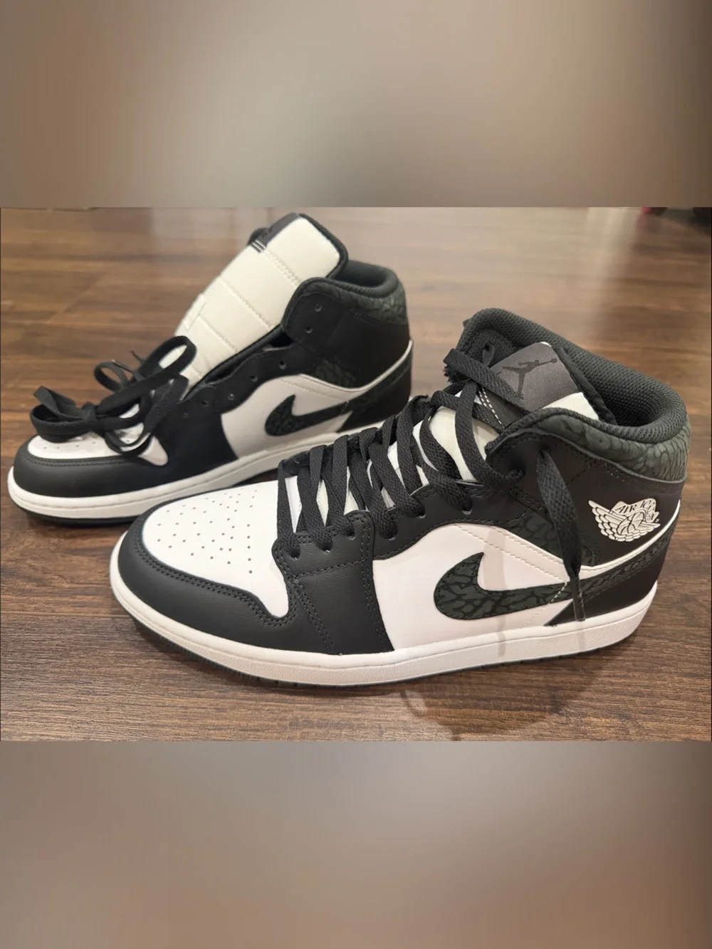 Men’s Nike Jordan 1 Mid SE Panda Elephant